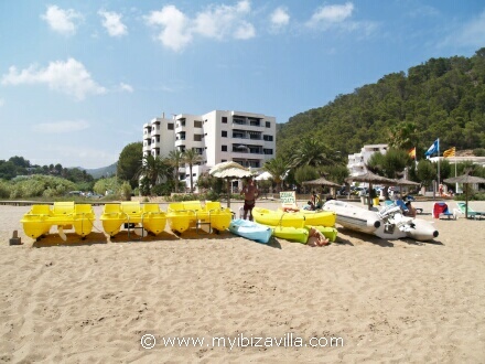 Ibiza boat rental by Juan at Cala san Vicente.