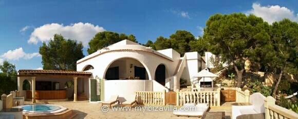 Panorama front view of this Spanish villa in ibiza