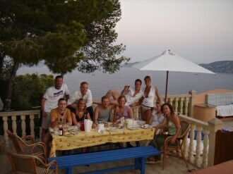 gente del chalet en Ibiza