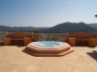 jaccuzi, buiten spa van deze villa Ibiza